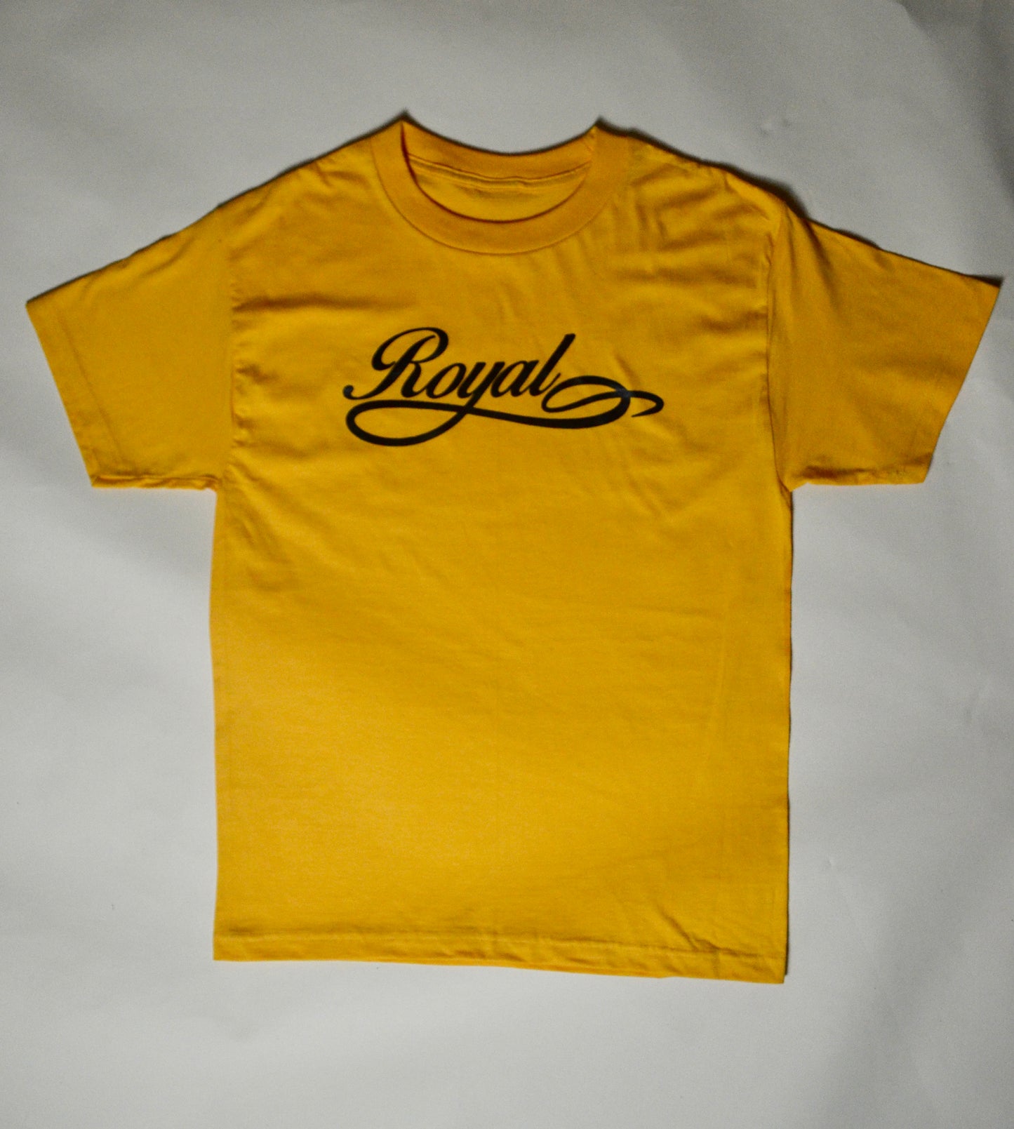 02. Royal Sna Script tee